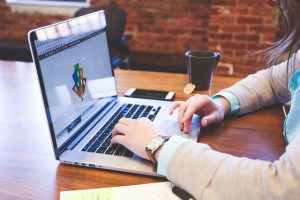 STUDENTS APPLYIN FOR ONLINE FINANCIAL AID